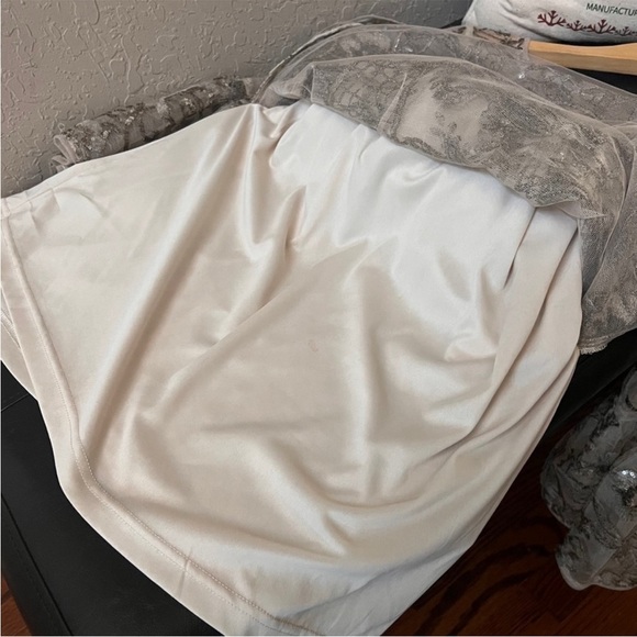 Adrianna Papell bell sleeve beaded sheath cocktail dress in size 8 - Picture 7 of 15